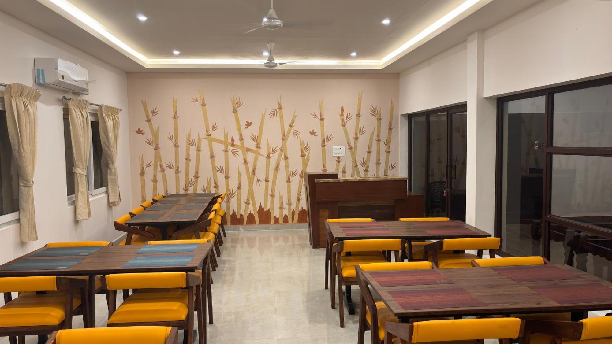 Hotel The Riviera Theni Exterior foto